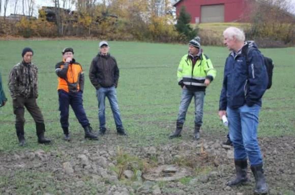 Relativt stor andel av planerte arealer, var fortsatt ugrøftet i området og manglet kummer for overflatevann. Arealene bar tydelig preg av dette og avlingene var lave.