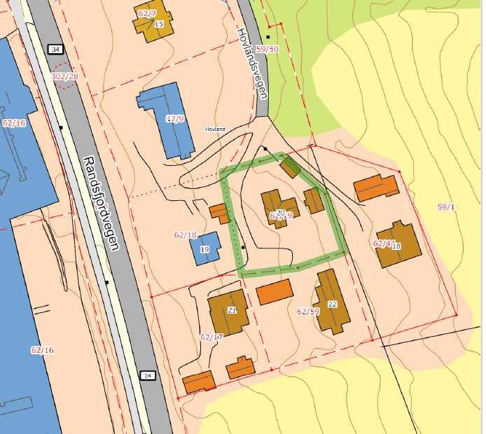 Sak 96/13 Sommeren 2013 utvidet nåværende eier av GBNR 62/19 Ragnvald Einbu det inngjerdede arealet på sin eiendom, slik at gjerdet nå står inne på det som ble avtalt som fellesareal i 2008.
