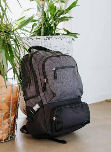 CITY 8950 Smart backpack til by- og turbruk. Polstrede bærestropper og rygg. Praktisk og romslig frontlomme.