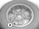 HENVISNING Innmontering skjer i motsatt rekkefølge. Påse at hjulet monteres på samme side og i samme kjøreretning som det ble demontert fra. Reparere en punktering EKSPLOSJONSFARE!