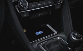 Parkeringssensorer (foran og bak) Oppvarmede seter (foran og bak) Honda CONNECT med Garmin-navigasjon (7-tommers berøringsskjerm, AM/FM/DAB, nettradio, Aha -appintegrering*, nettsurfing*, Apple