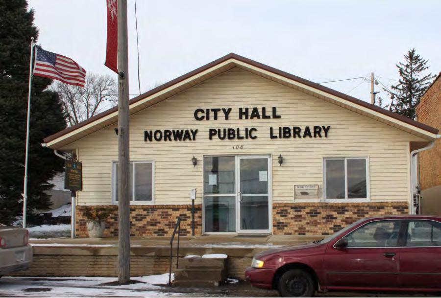 12 Her er rådhuset med biblioteket. Bilde fra Norways egen nettside.