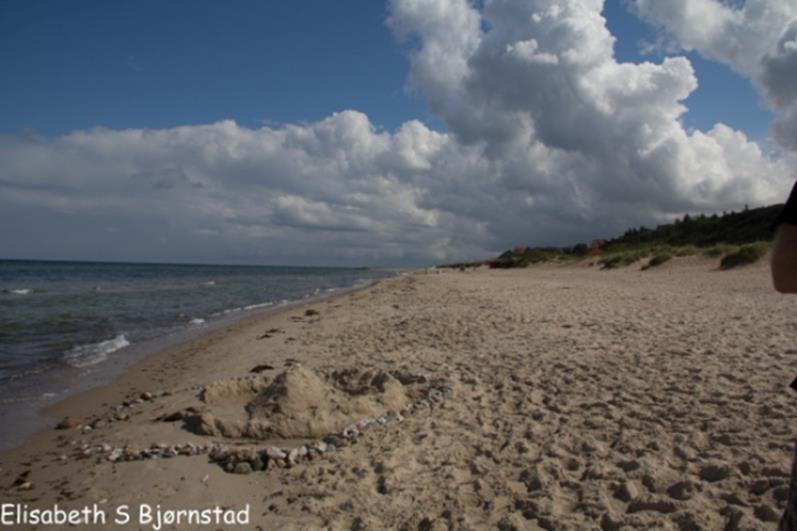 Det sies at nordmennene elsker Danmark, og det skal nok være sant. I alle fall har vi feriert mye der, og vi har mange gode minner.