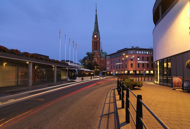 1. MÅL Rapporten vurderer tiltak i det regionale busstilbudet på strekningen Arendal Kristiansand.