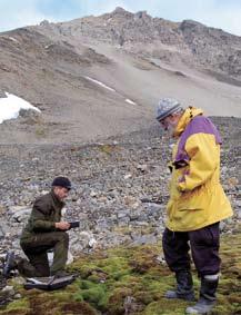 Grunnvann og permafrost på Svalbard og Finnmark Målestasjonen i Ny-Ålesund (Svalbard) Foto: Hervé Colleuille Foto: Hervé Colleuille Foto: Hervé Colleuille Måling av grunnvannsnivå og vannføring fra