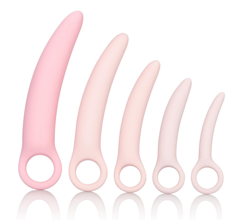 8 9 Anatomisk utformet for enklere innføring God tøyning for en fleksibel vagina Inspire dilatorsett er laget i førsteklasses silikon og består av fem dilatorer i varierende størrelser.