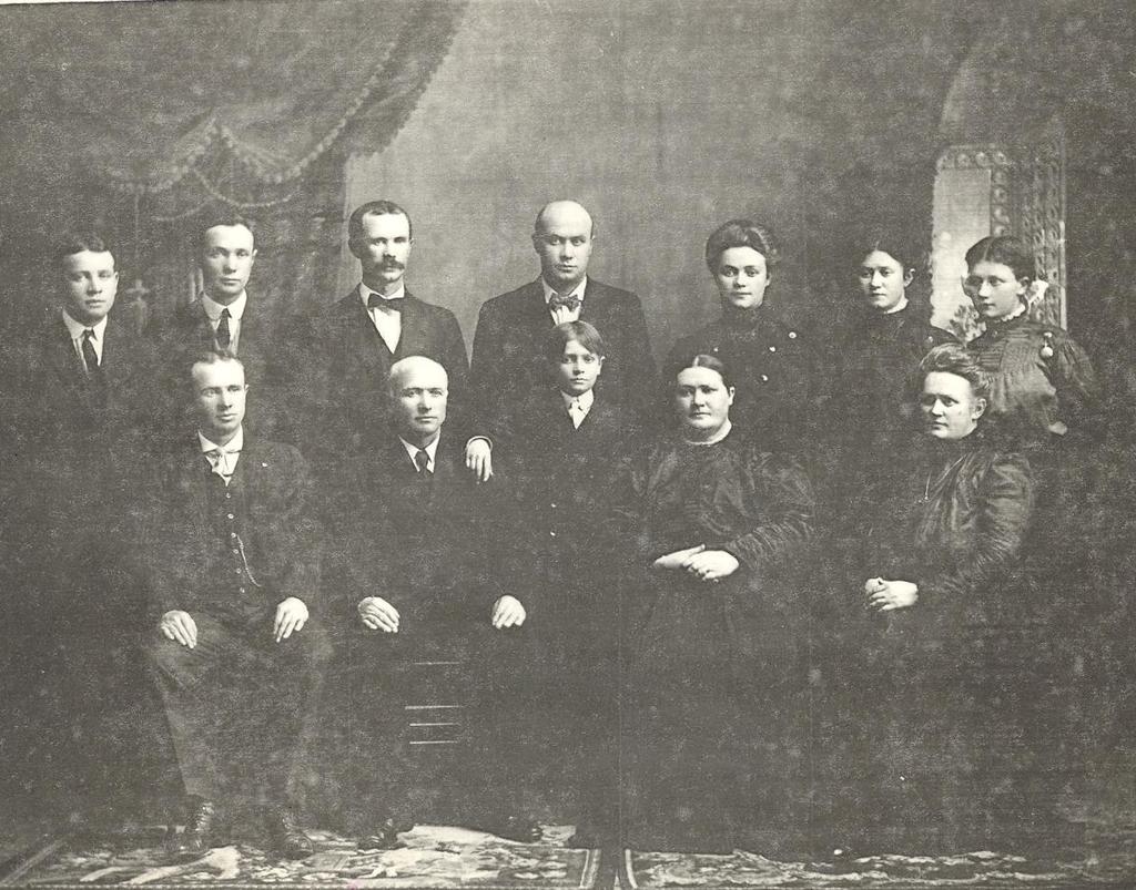 var da bosatt i Veblen, South dakota. De er gravlagt på Palestine Church Cemetery i Veblen. Hans og Alberta. Både Hans og Alberta emigrerte til Amerika i 1872. Hans fikk attest av 01.06.