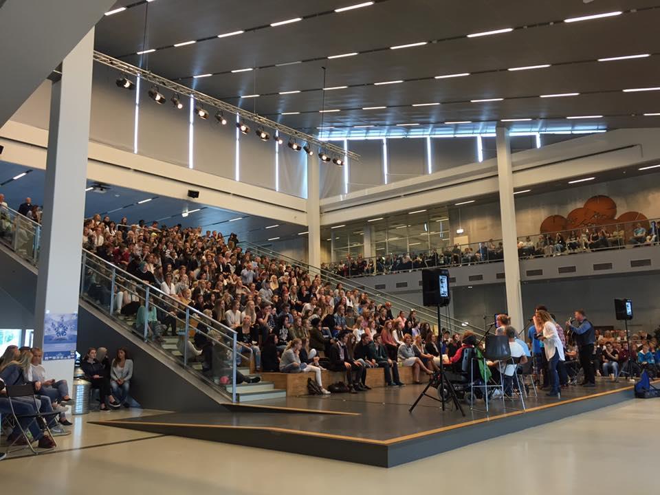 Elevtjenesten 2017-18 Hilde Vetrhus Rådgiver for EL og RM Anne Halvorsen Rådgiver for BA og Idrett.