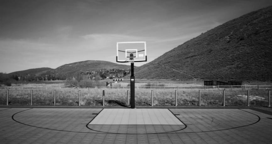 Etablering av street basketball-bane ved siden av ballbingen.