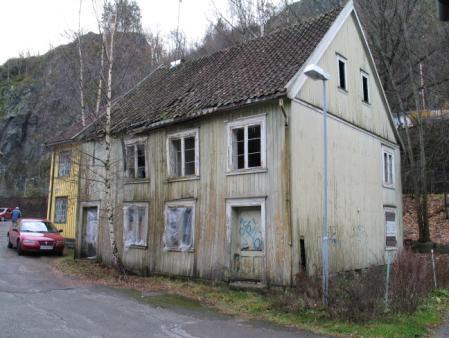 414 bygninger står fortsatt. Sammenlignet med utgangspunktet for SEFRAKregistreringen (1991 92) er nå akkumulert tap i den opprinnelige registreringsbestanden 13 %, mot 10 % i 2004.