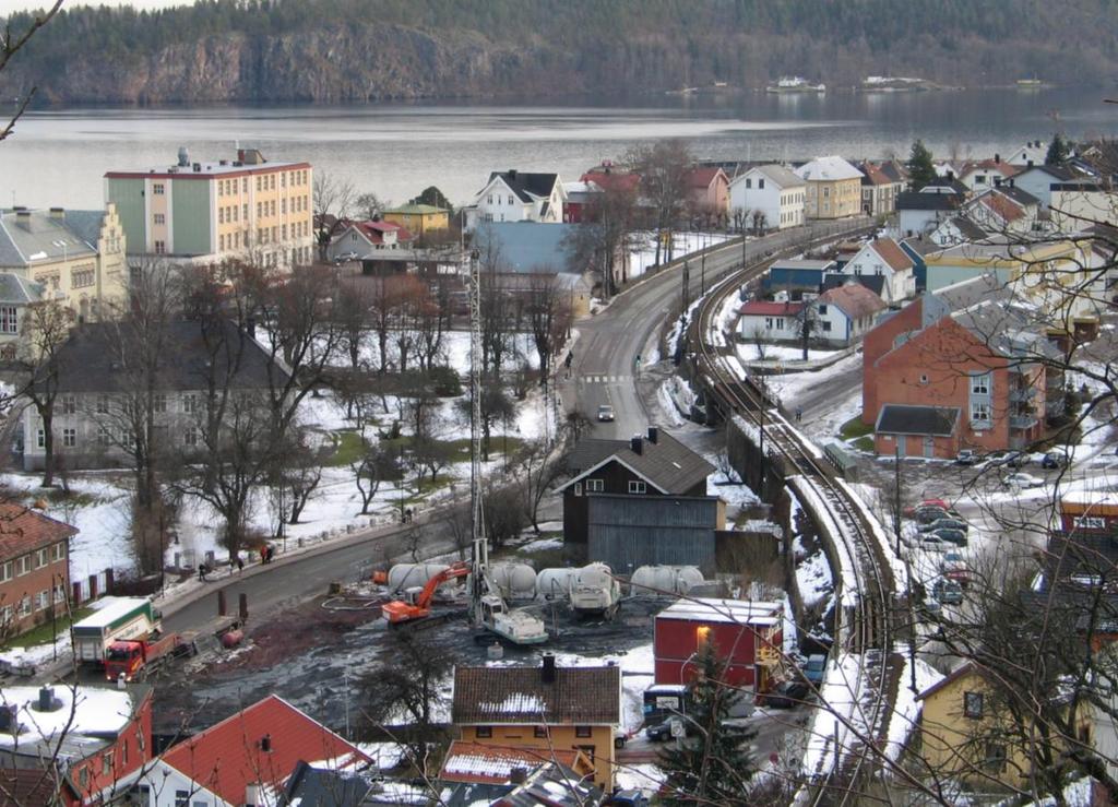 GAMLE HUS DA OG NÅ, 2. OMVERV Et område i endring mellom Bilet og sentrum. Det store bildet er fra 2004.