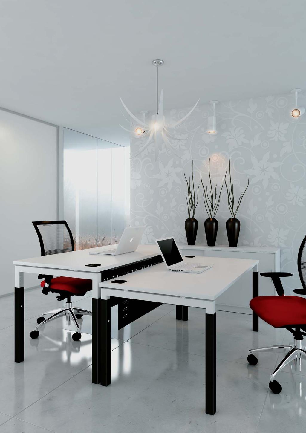 Advance Rektangulære Arbeidsstasjon Elegant, enhetlige design gjør at Advance arbeidsstasjoner konfigureres i en høyde som passer til