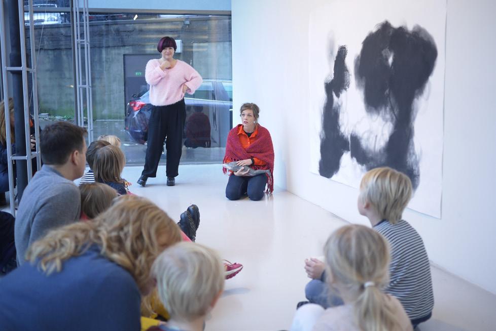 Danselek for små barn med Bergen Dansesenter Lek og aktivitet med Gategym Portrettfotografering med OK Foto Skrotskulpturversted med Siri