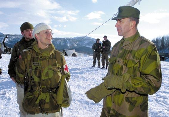 2.3 Karakteristikk Hensikten med kommando og kontroll er å lede planlegging og gjennomføring av operasjoner raskere enn motstanderen eller andre aktører i hele spekteret av militære operasjoner.