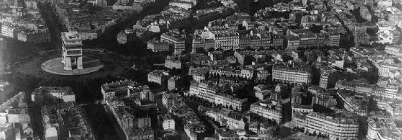 LUFTFOTO AV PARIS I 1867.