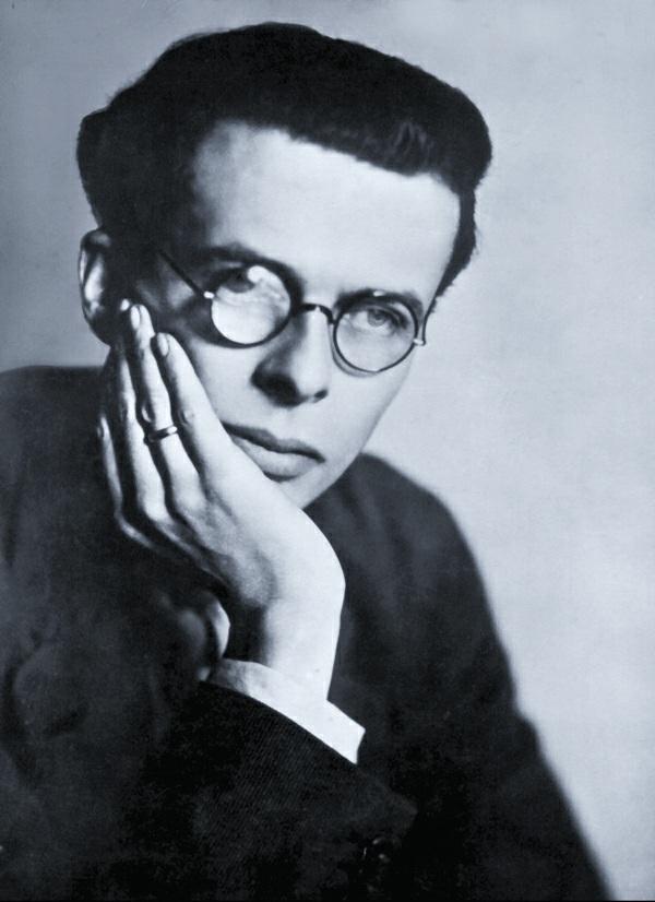 Om forfatteren: Aldous Leonard Huxley (1894 1963) er kjent som forfatter av romaner og essayer, men han rakk også å skrive noveller, poesi, reiseskildringer og filmmanus.