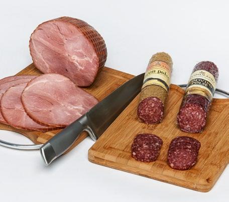 GODE SMAKSOPPLEVELSER GIR POSITIVE MINNER 199514 PØLSEPAKKEN 03 Spansk Chorizo, ca. 300 g. Festpølse m/akevitt, ca. 300 g. Rødvinspølse, ca. 300 g. 1 stk. pølsefjøl. Pakket i gavepose. Kr.