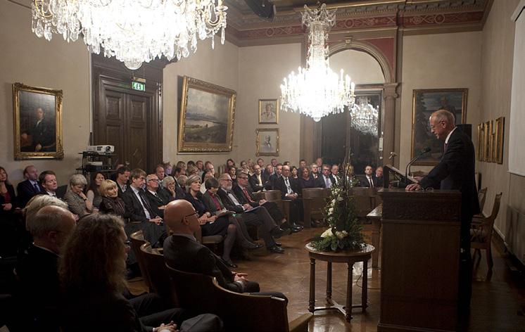 Noregs Bank og Det Norske Videnskaps-Akademi inngjekk i 2008 eit samarbeid om eit årleg seminar. Seminaret består av ein fagleg del der visesentralbanksjef Jan F.