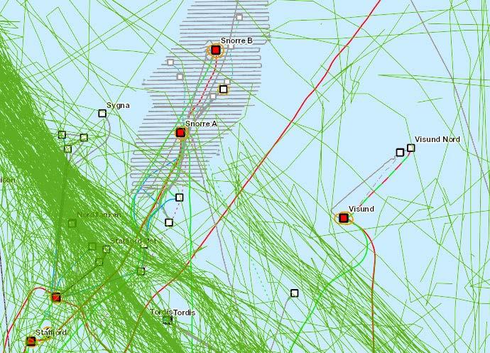 Figur 5-3 Sporingskart av fiskefartøy for 2015/2016. Grønne linjer viser sporingsdata fra fartøy med marsjfart under 5,5 knop. Disse antas å være fiskende fartøy 5.