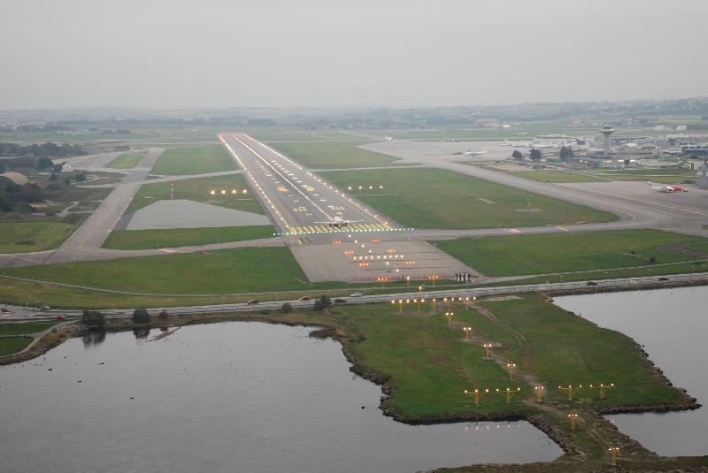 Stavanger lufthavn Sola - Pilotprosjekt Overvann fra nordlige del av flyplass løper i dag i Hafrsfjord uten rensing Et mål for Avinor å forbedre dette Behov for permanent