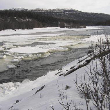 Altautbyggingen Vanntemperatur- og isforhold ved bruk av øvre inntak