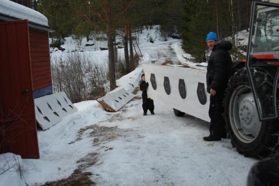 Sørlandsstevnet 15m. Øyfjell 21-22 januar 2012. 7 av lagets skyttere fant veien til Øyfjell og årets Sørlandstevne. Vinner av klasse V65 og gylt medalje gikk til Vidar Ottren med 249p.