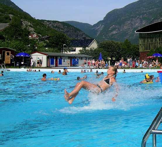 .. 25 meter Prices DAY PASS 20 ENTRIES Children NOK 35 NOK 585 Adults NOK 75 NOK 1060 Årdal municipality has two outdoor water parks and two indoor swimming pools.