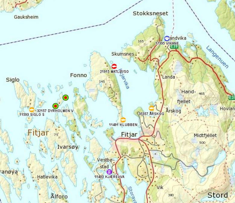 landskapet på øst og nordøstsiden av Fitjarvika.