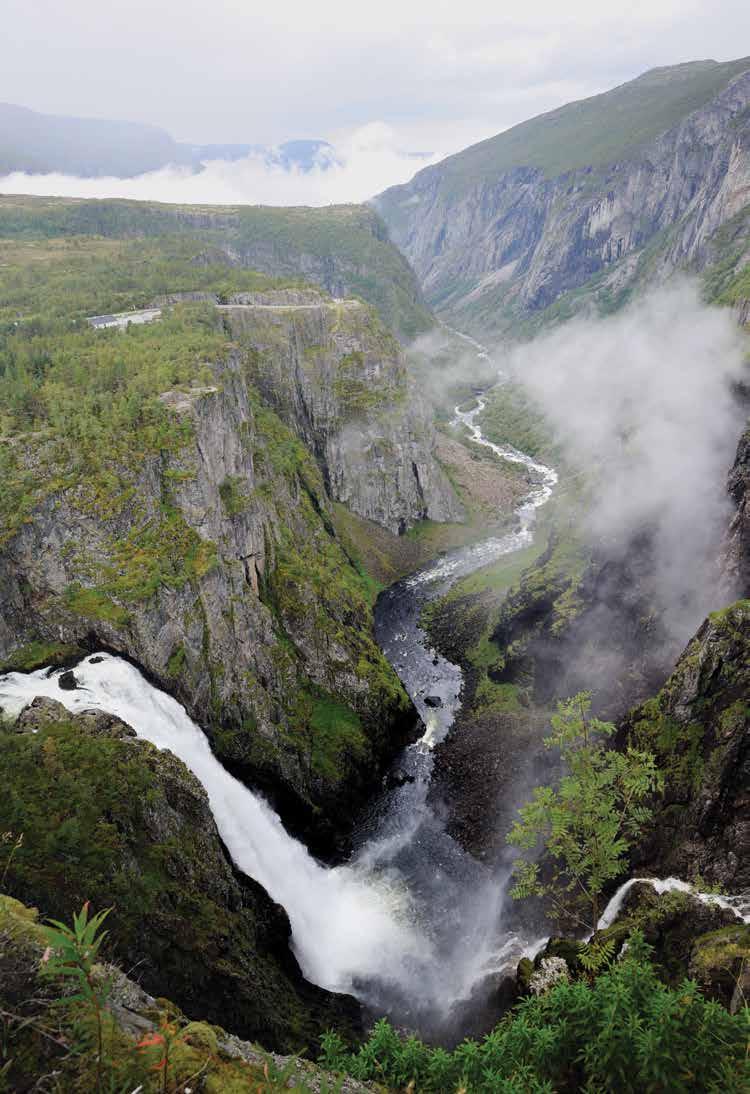 16 Vøringsfossen waterfall at the gateway to