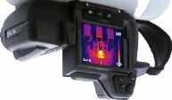 FLIR T400 serien har selvfølgelig innebygd fotokamera, slik at du kan dokumentere dine termografioppgaver profesjonelt med både termografibilde og vanlig foto.