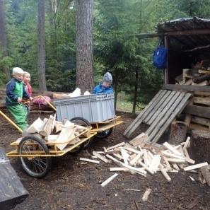 . Barnehagen skal legge til rette for at barna kan utforske og oppdage matematikk i dagligliv, teknologi, natur, kunst og kultur og ved selv og være