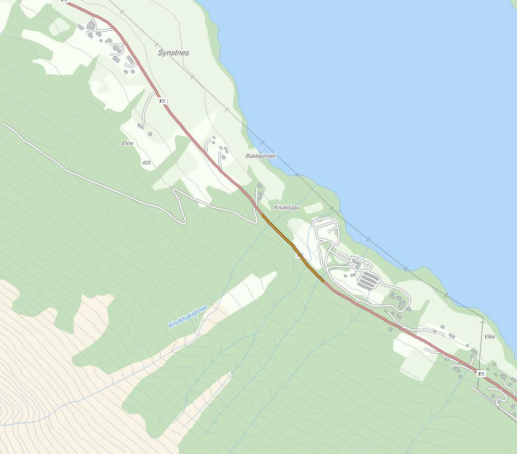 RV. 15 KNUTSTUGUGROVE SIDE 2 AV 2 Kart i målestokk 1:10 000. Aktuell strekning er synt som gul strek i raud sirkel. TRAFIKKTILHØVE KOSTNAD Årsdøgntrafikk (ÅDT) 2010 1934 Anslag (mill.