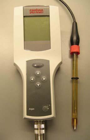 7 Figur 4: ph-meter og elektrode Figur 5: Redoks-instrument med elektroder 2.