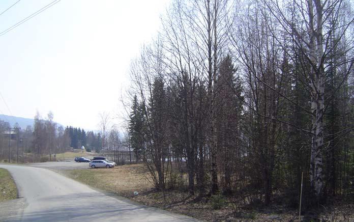 Fra næringsområde mot boligfelt. Figur 2. Renseanlegg og teknisk drift Området er flatt med interne kjøreveger etablert.