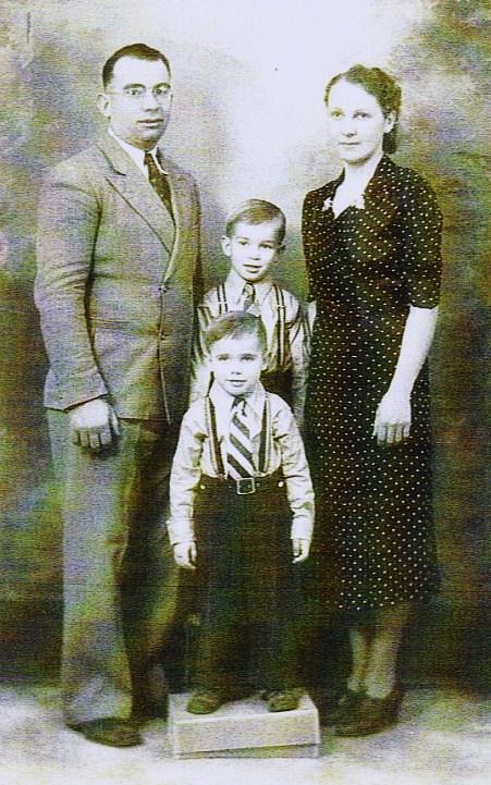 Myrtle Isakson født 17.05.1915 i Opheim. Hun giftet seg 28.01.1933 med Jack Benjamin Fagan født 20.06.1911 i Crofton, Knox County, Nebraska.