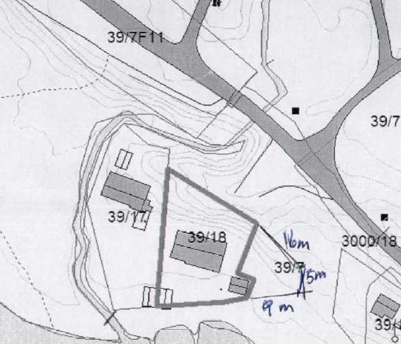 Arealet ligger innenfor området som er avsatt til landbruksformål i reguleringsplanen. Arealet ligger i et område som ikke er anvendelig til landbruk. Figur 3 Situasjonskart over tiltaket.