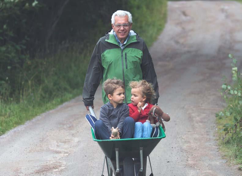 SOM MEDLEM I KLP HAR DU EI AV NOREGS BESTE PENSJONSORDNINGAR. KLP Din pensjon REGULERING AV PENSJON Pensjonane frå KLP blir auka kvart år i samsvar med den generelle lønnsveksten.