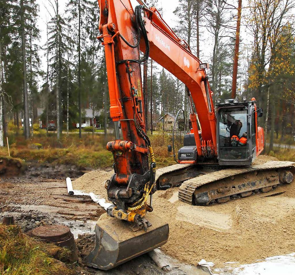 Under besøket hadde Jyrki Jyrki Mäki-Mustapää, som driver selskapet Kuortaneen Kaivin OY sammen med broren Kari, i oppdrag å grave ut og forsterke gaten Paukkulantie for Kuortane kommune.