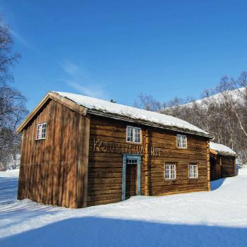 ) Storgårdshistorie krydret med