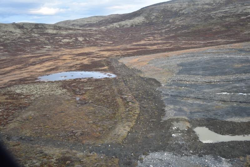 Foto: NINA Figur 7 Da grøfta rundt HFK-sletta ble lagt igjen, ble vatnet leda ut i Stormyra og det ble på