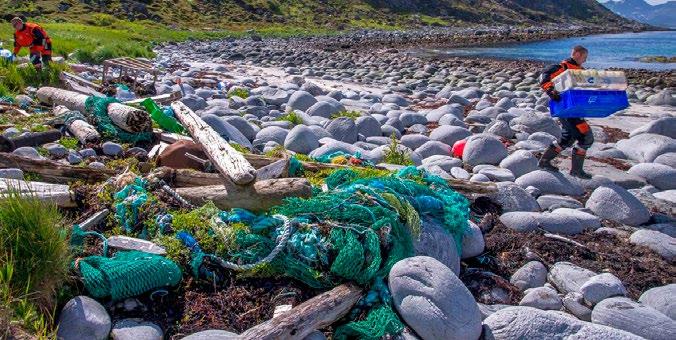 MARIN FORSØPLING 90% av plastforsøplingen i havet kommer fra marin aktivitet. FOTO: BO EIDE mene skal det legges til rette for nødvendig omstilling.