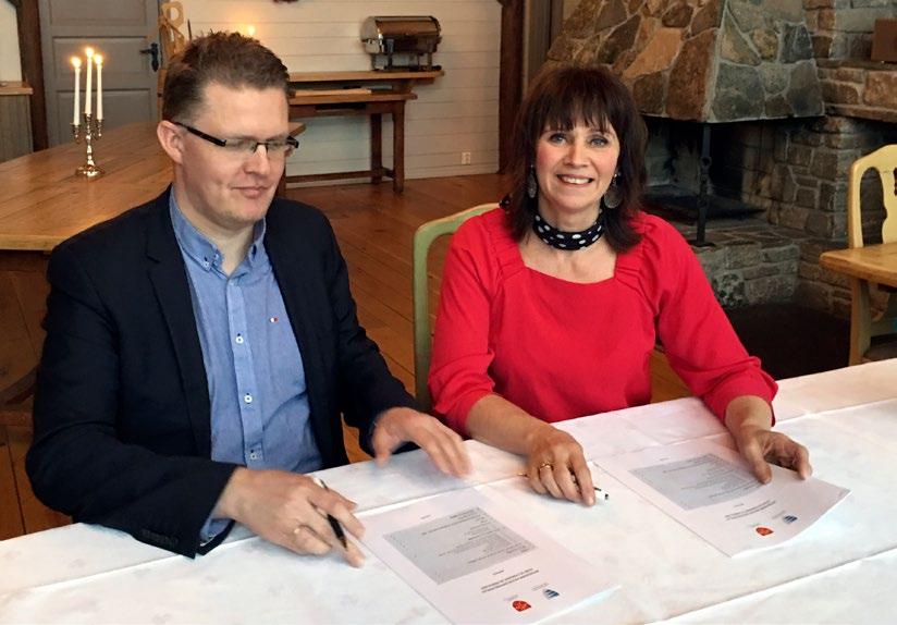 Fylkesvaraordførar Pål Kårbø i Hordaland og fylkesordførar Jenny Følling i Sogn og Fjordane har signert intensjonsplanen for samanslåing av dei to fylka.