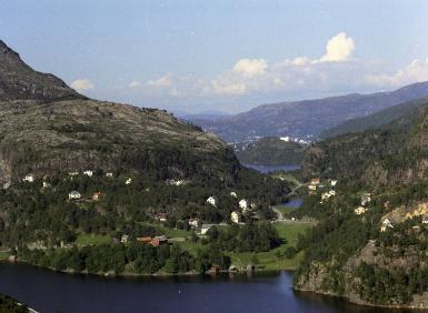 Side 5 av 15 4 GENERELL KULTURHISTORIE Planområdet er del av gnr. 122 Bjørndal. Gården ligger sør for fjelltoppen Lyderhorn et kjent seilingsmerke langt tilbake i tid.