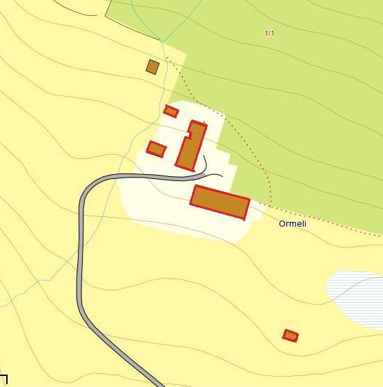 Figur 2. Bygningane markert med raudt er omfatta av fredinga etter 15.