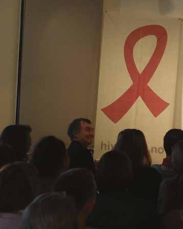 Plussprisen 2015 Plussprisen for 2015 ble tildelt Kim Fangen på Litteraturhuset i forbindelse med HivNorges arrangement på verdens aidsdag.