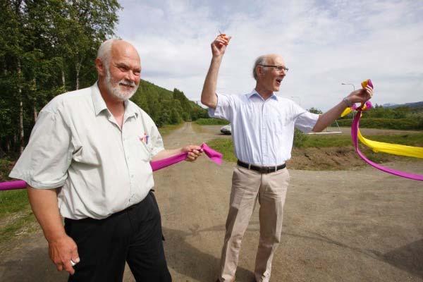 Ringer. En sittegruppe er plassert i gapahuken, og vi har fått fram vann for slukking etter bålbrenning og grilling.