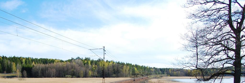 Bilde 3-31: Ved Svänkviken (til høyre) er høyhastighetsbanen planlagt på fylling i Lillsjön, ca. 20 m øst (til venstre) for Vänerbanan, regnet mellom senterlinjene til banene.