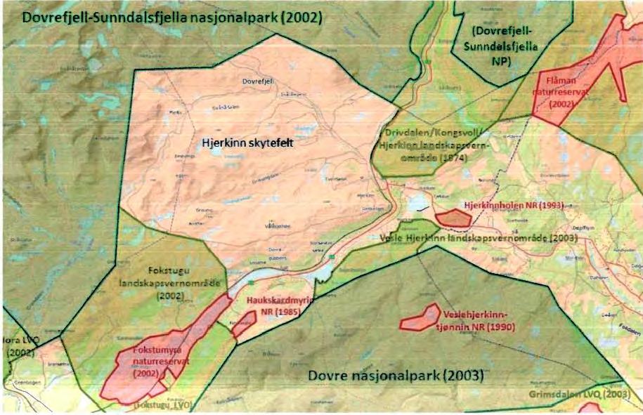 Side 3 av 3 Figur 1. Kart over Hjerkinn skytefelt med omkringliggjande verneområde. Sør for skytefeltet er E6 (merka med raud linje), og jernbanelinja (svart linje).