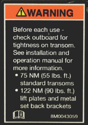Viktig, dglig kontroll før bruk BRUK Kontroller festenordningene til påhengsmotorer på båten for å sikre t de ikke hr blitt løse.