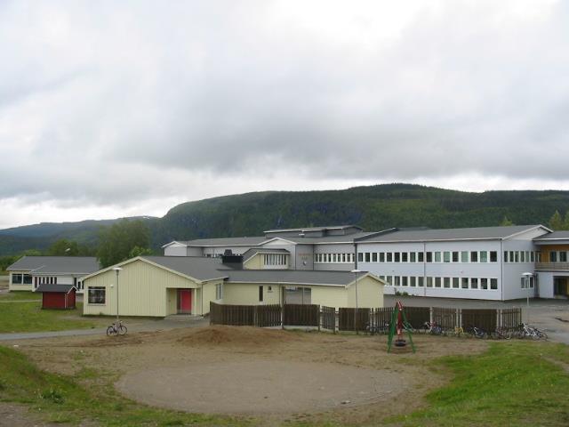 SKOLE